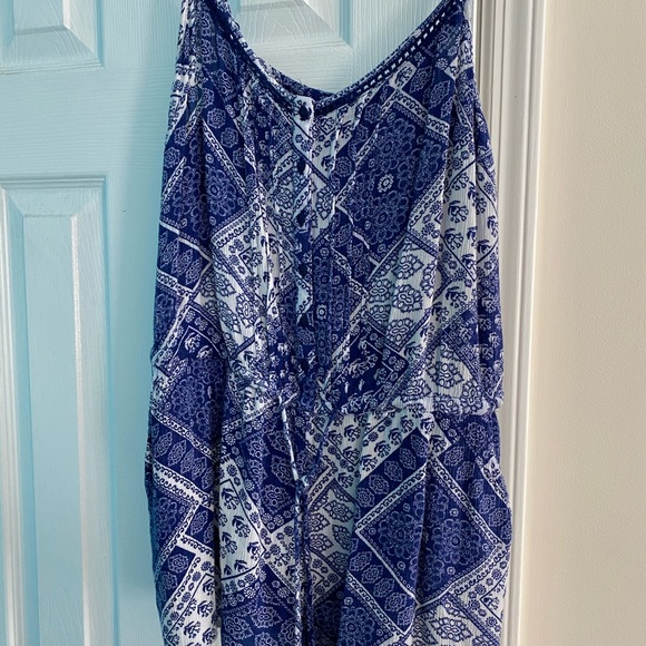 Blue and white patterned romper forever 21 - Picture 4 of 5